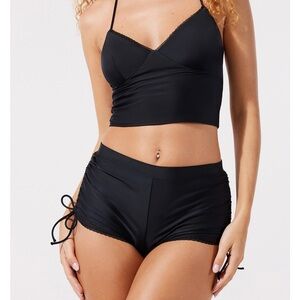 Savage x Fenty String Fling Short {Medium} & String Fling Cami {Large} Set

(27)